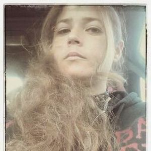 Meet your Posher, Courtney